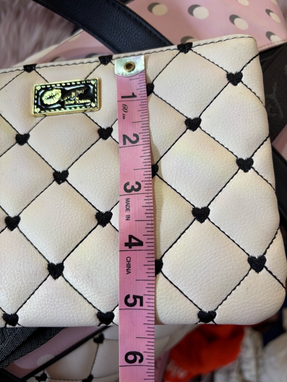 Betsey Johnson Quilted White, Pink, and Black Travel/Overnight Bag With Clutch. - Picture 15 of 16